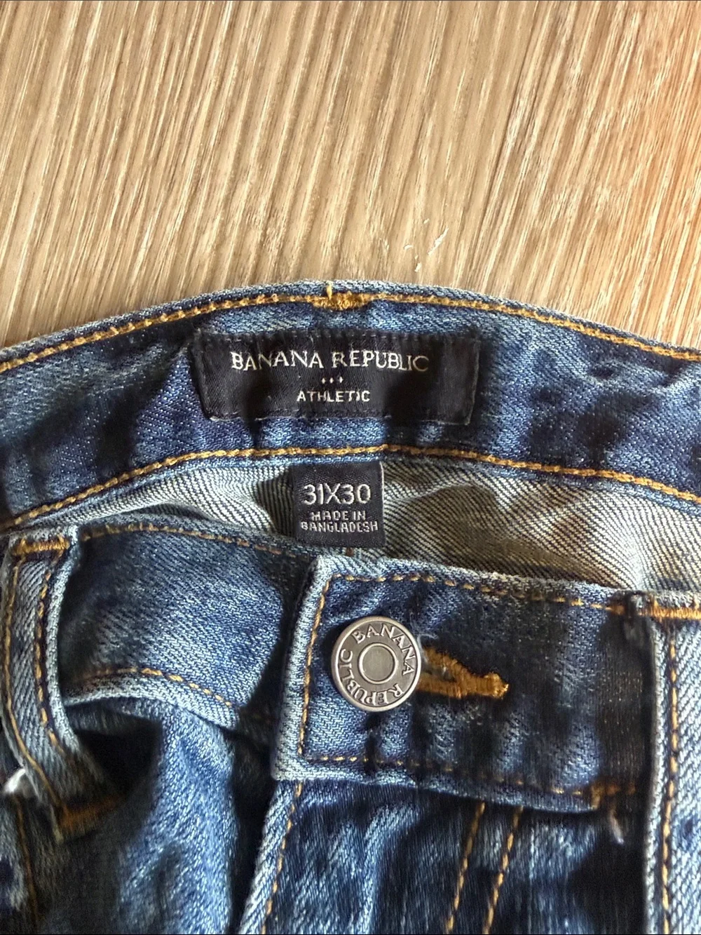 BANANA REPUBLIC Athletic Luxe Traveler Blue Denim Straight Leg Jeans